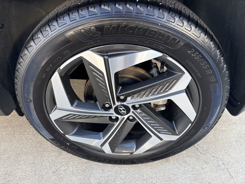 Used 2023 Hyundai Tucson Limited image 48