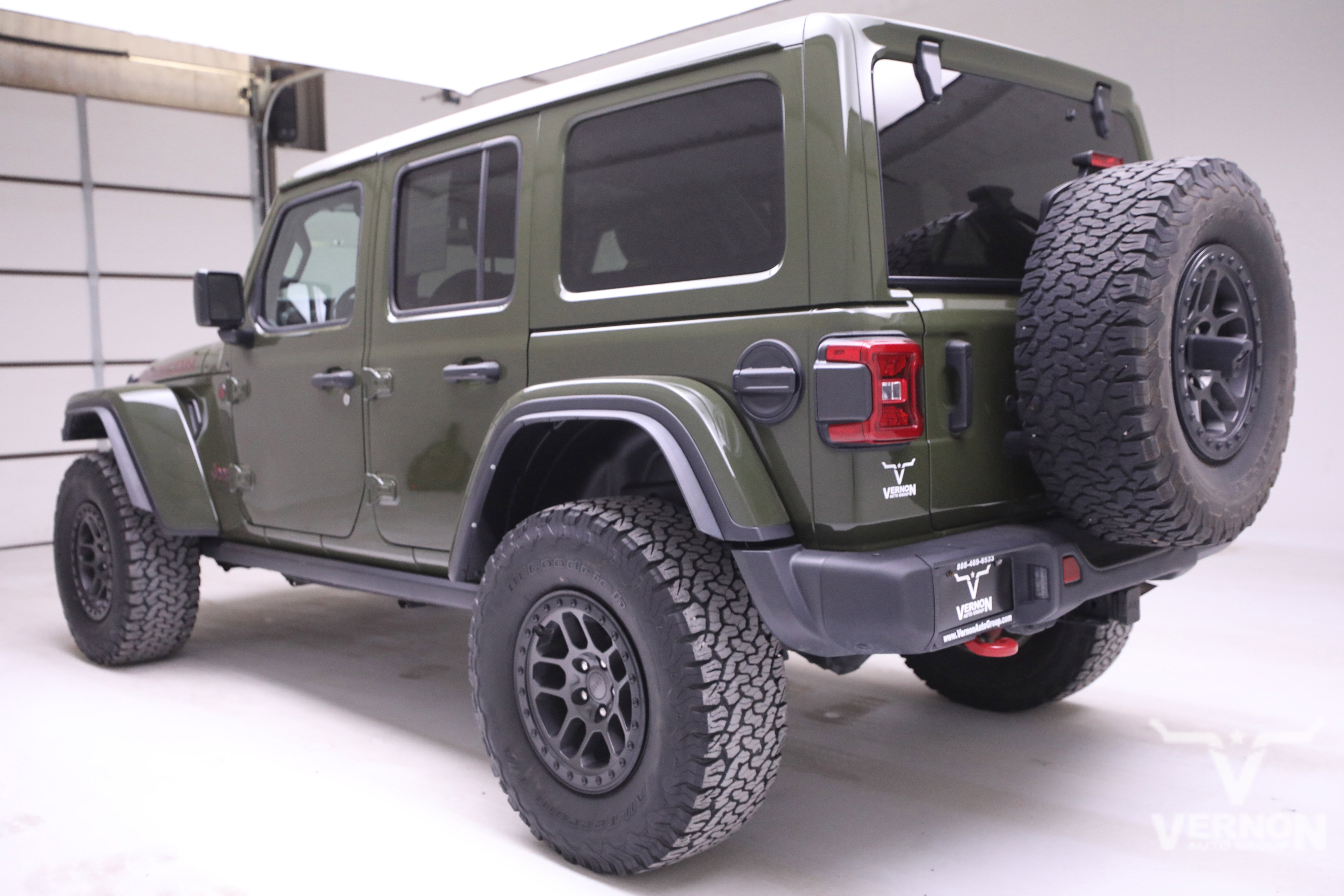 Used 2022 Jeep Wrangler Unlimited Rubicon w/ Xtreme Recon 35" Tire Package image 3