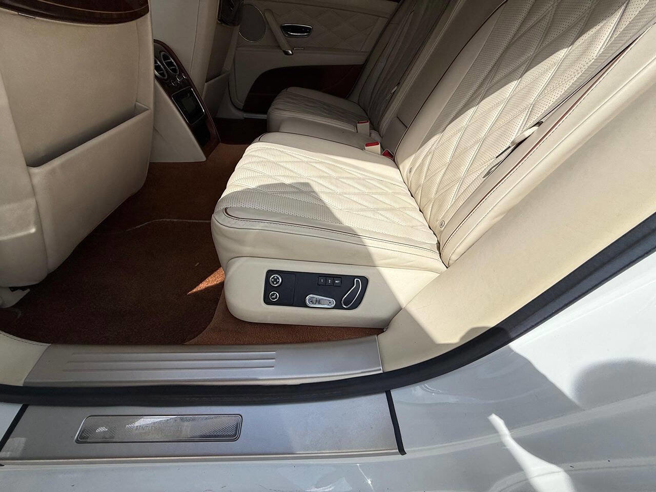 Used 2015 Bentley Flying Spur W12 image 5