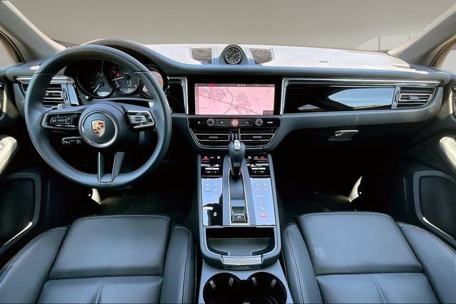 Used 2025 Porsche Macan AWD/4WD image 7