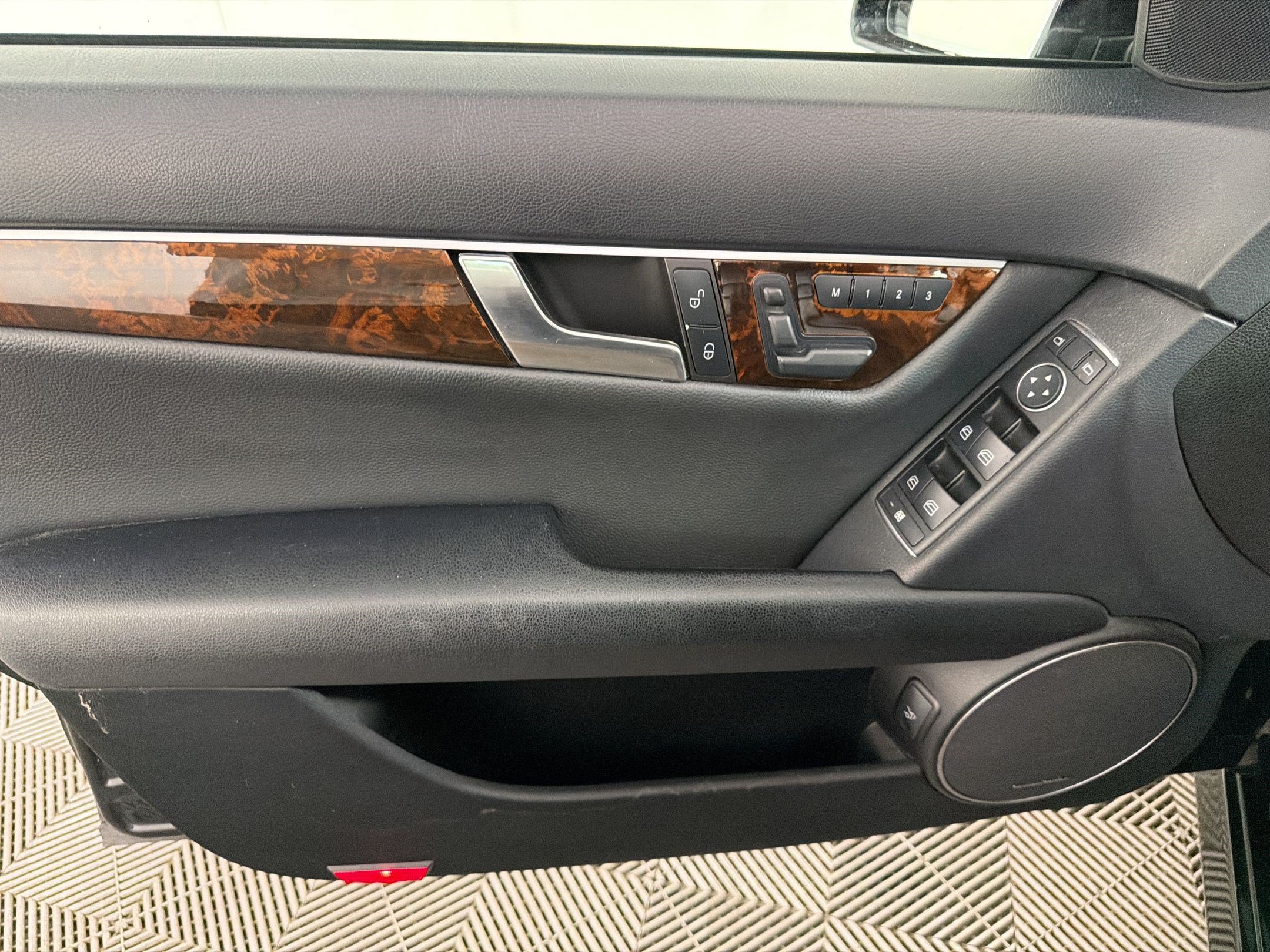 Used 2013 Mercedes-Benz C 300 4MATIC Sedan image 14