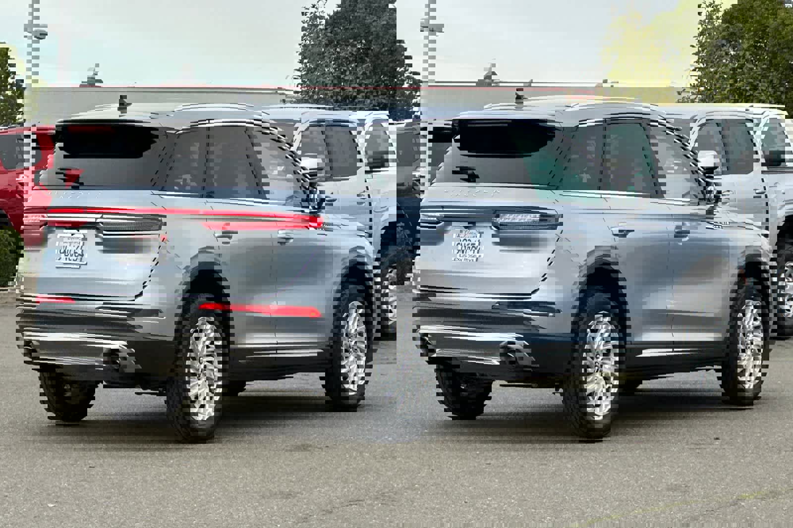 Used 2022 Lincoln Corsair FWD w/ Rear Removable Package Tray video 2