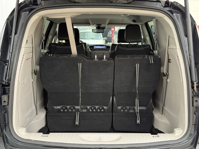 Used 2024 Chrysler Pacifica Limited FWD image 32