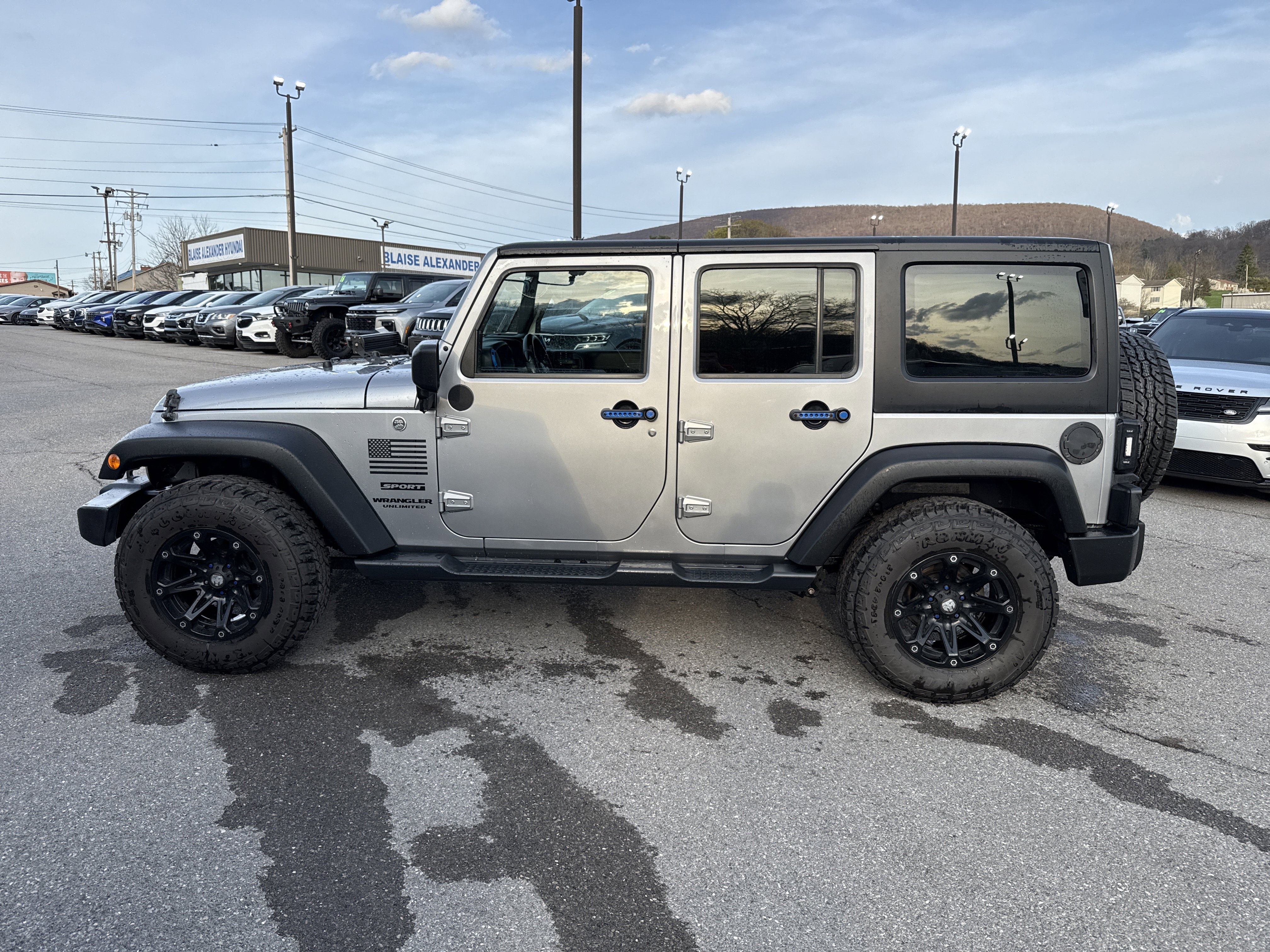 Used 2015 Jeep Wrangler Unlimited Sport image 6
