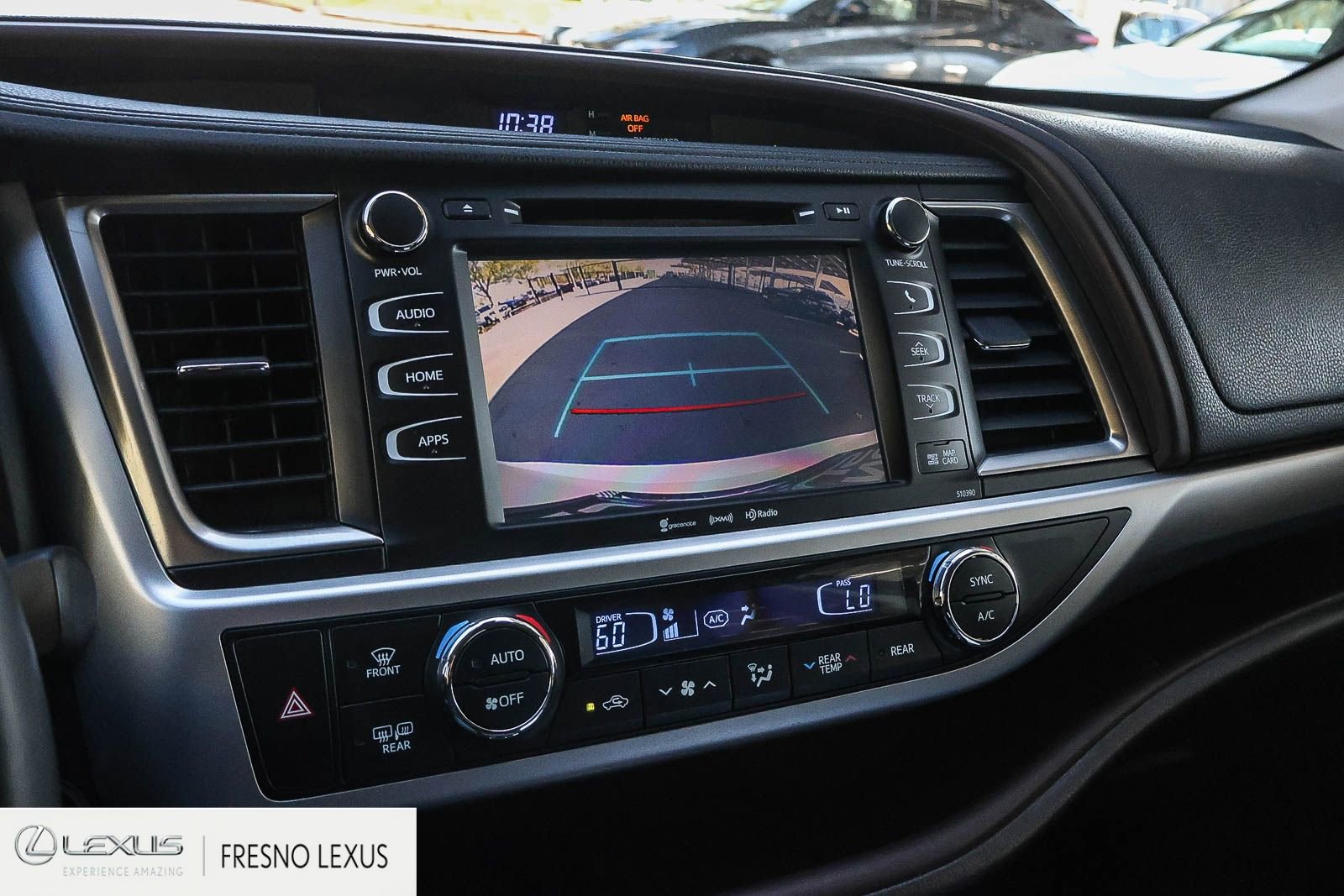 Used 2019 Toyota Highlander XLE w/ Carpet Mat Package (TMS) image 25