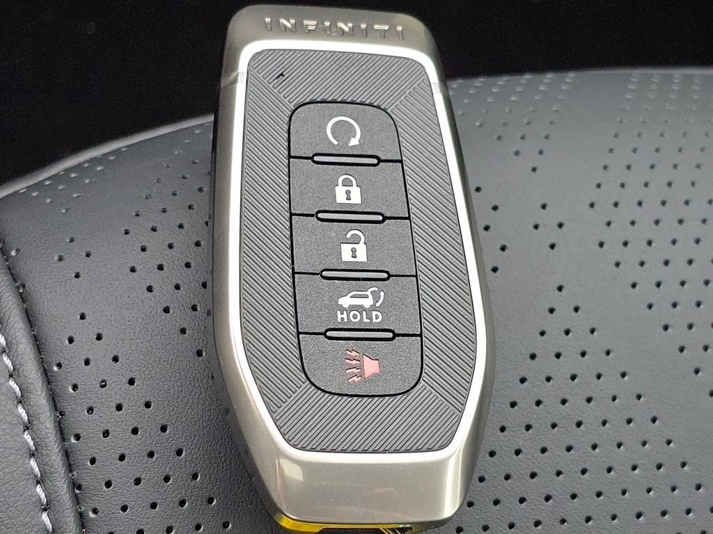 New 2025 INFINITI QX80 Sensory image 35