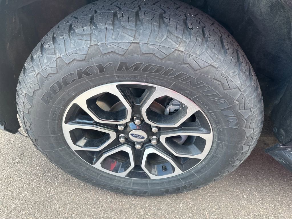 Used 2024 Ford Expedition XLT AWD/4WD image 7