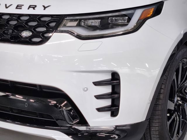 Used 2025 Land Rover Discovery Dynamic SE image 11