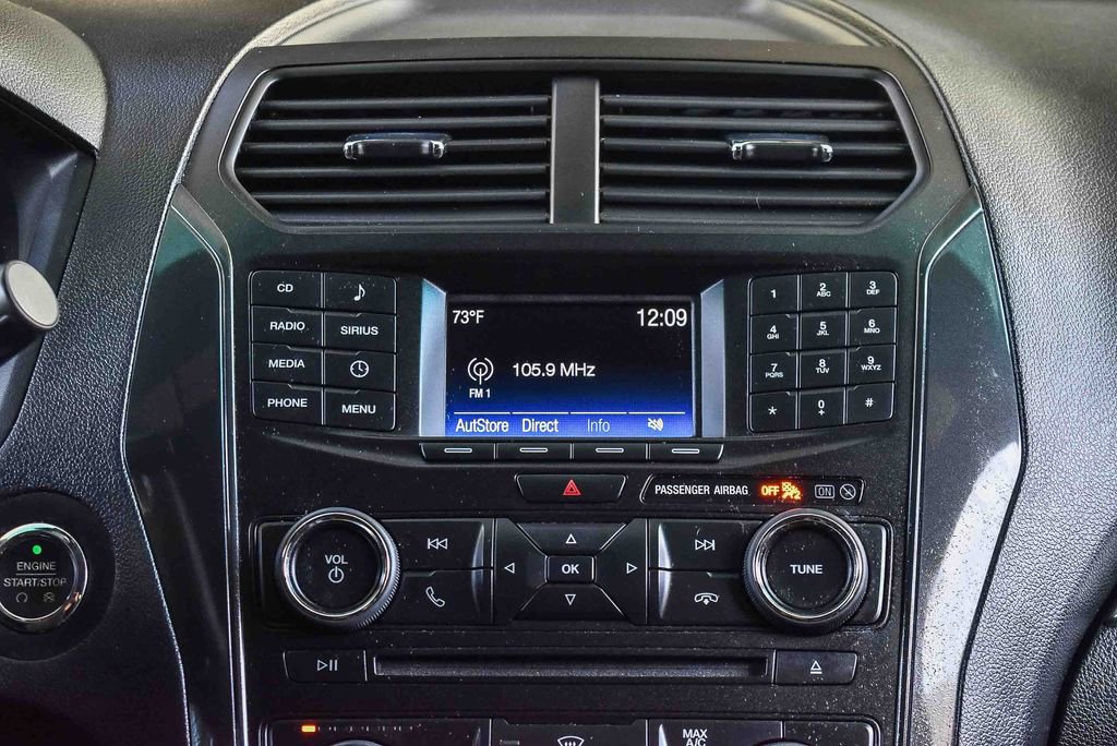 Used 2017 Ford Explorer XLT image 13