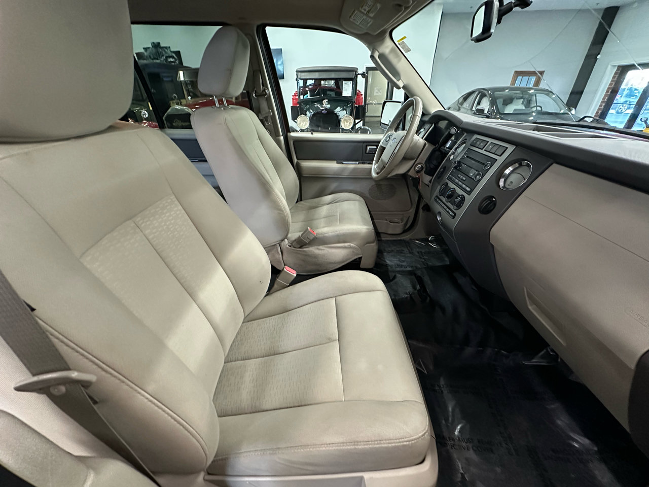 Used 2011 Ford Expedition XL w/ Fleet Convenience Pkg image 14