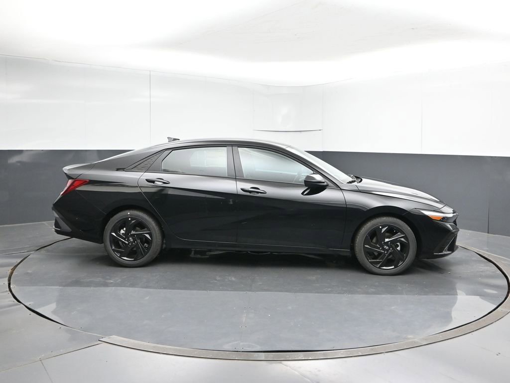 New 2026 Hyundai Elantra Sport FWD image 6