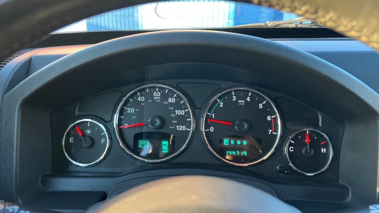 Used 2011 Jeep Liberty Renegade w/ Navigation Convenience Group image 13