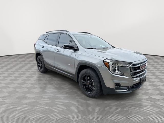Used 2024 GMC Terrain AT4 AWD/4WD image 2