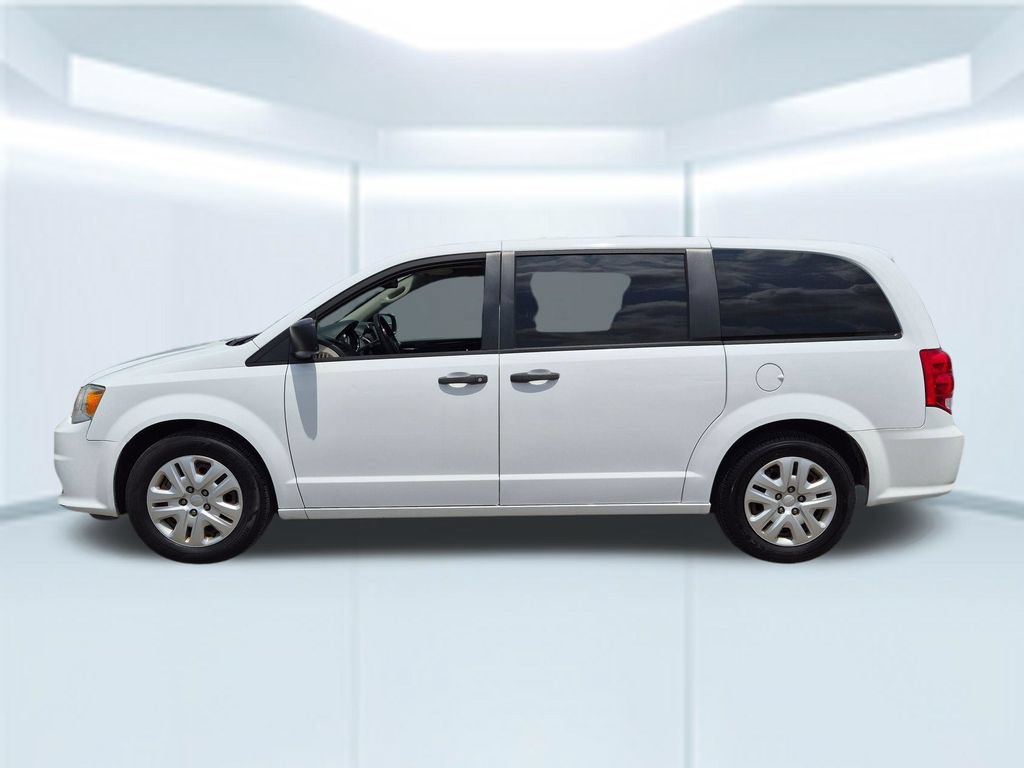 Used 2019 Dodge Grand Caravan SE FWD image 2
