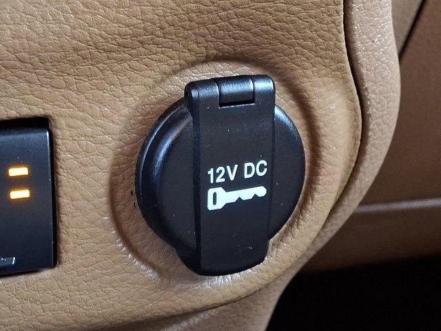 Used 2015 Jeep Wrangler Unlimited Sahara w/ Connectivity Group image 23