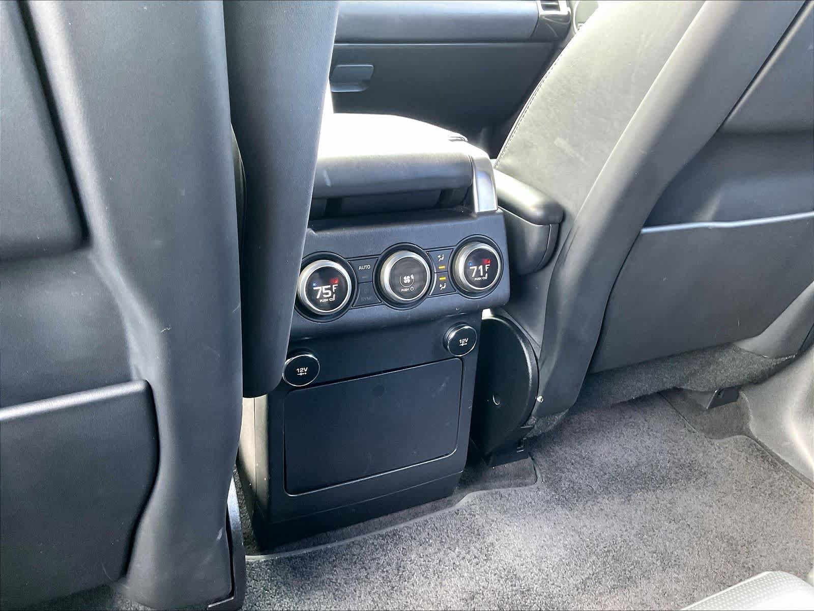 Used 2018 Land Rover Discovery HSE Luxury AWD/4WD image 38