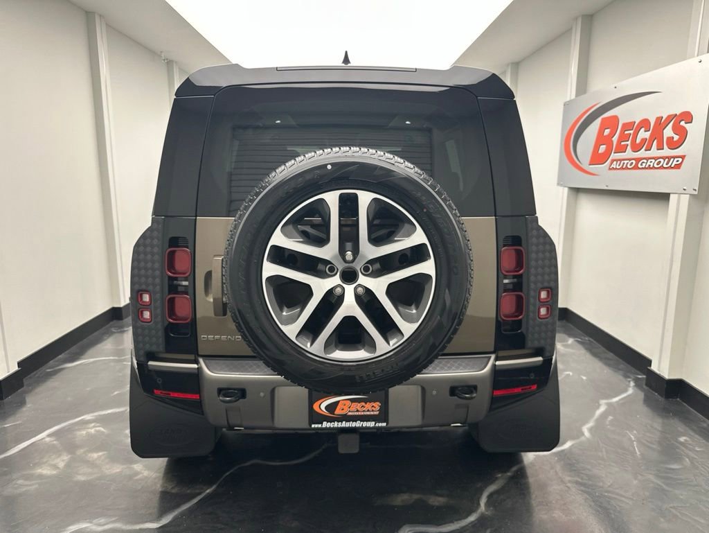 Used 2024 Land Rover Defender 110 X-Dynamic SE AWD/4WD image 22