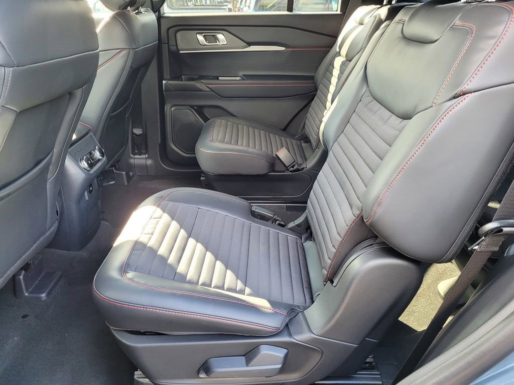 New 2026 Ford Explorer ST-Line w/ ST-Line Street Pack image 37