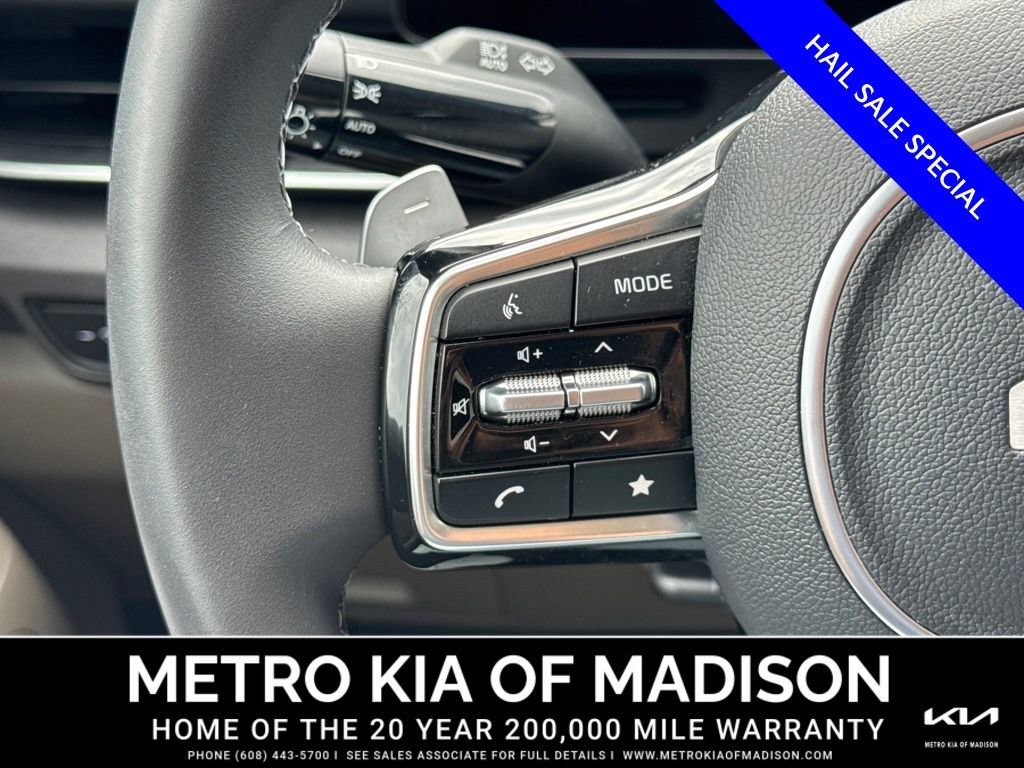 Used 2026 Kia Carnival EX FWD image 20