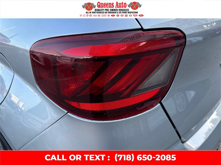 Used 2021 Hyundai Venue SEL w/ Cargo Package FWD image 30