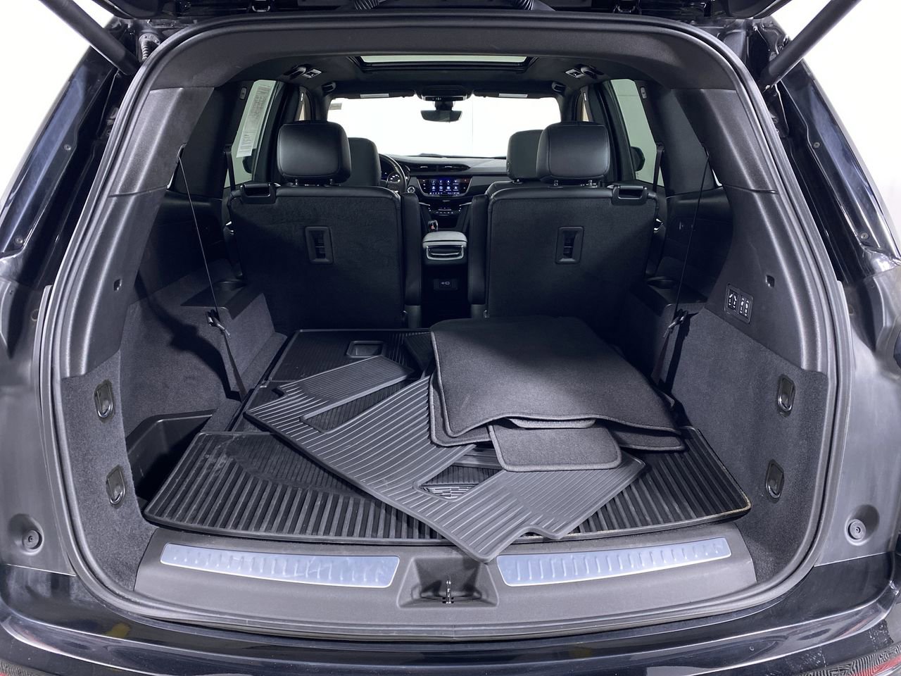 Certified 2024 Cadillac XT6 Sport w/ Technology Package image 16