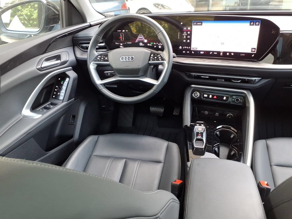 Used 2025 Audi Q5 Premium w/ Convenience Package AWD/4WD image 6