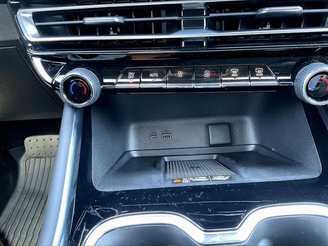 New 2027 Chevrolet Traverse RS w/ LPO, Floor Liner Package FWD image 8
