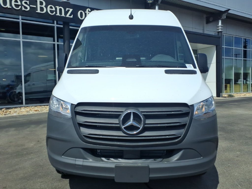 Used 2026 Mercedes-Benz Sprinter 2500 image 9