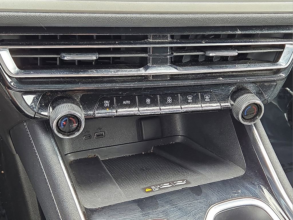 Used 2025 Chevrolet Traverse LT image 29