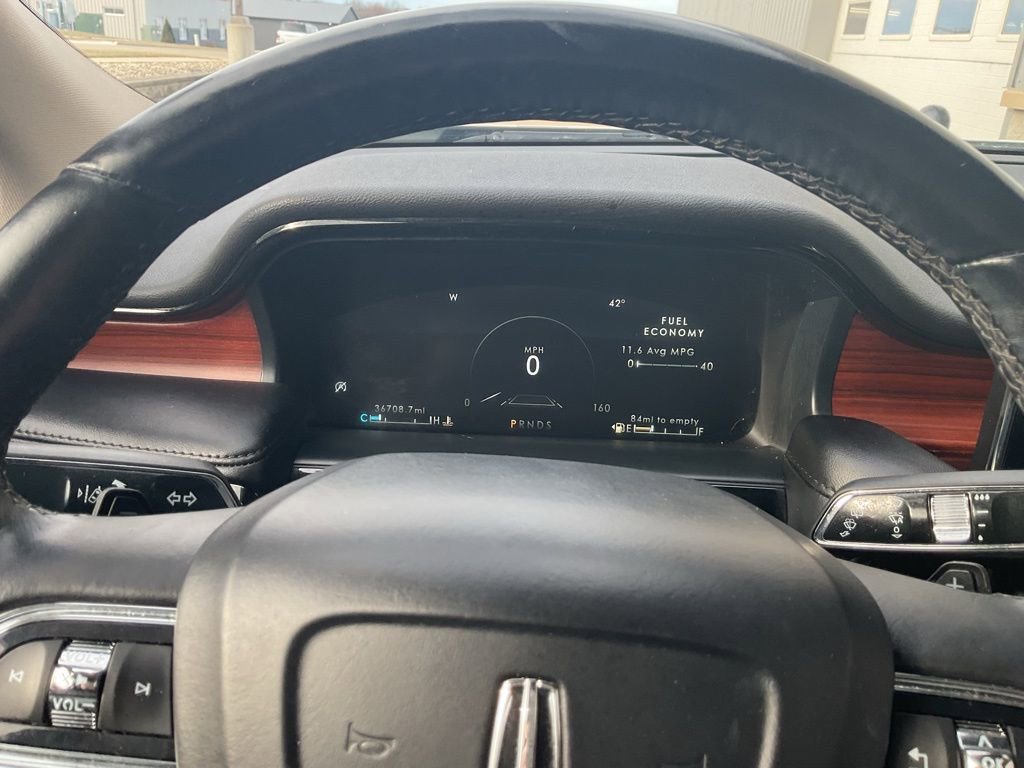 Used 2022 Lincoln Nautilus Reserve w/ Equipment Group 202A image 13