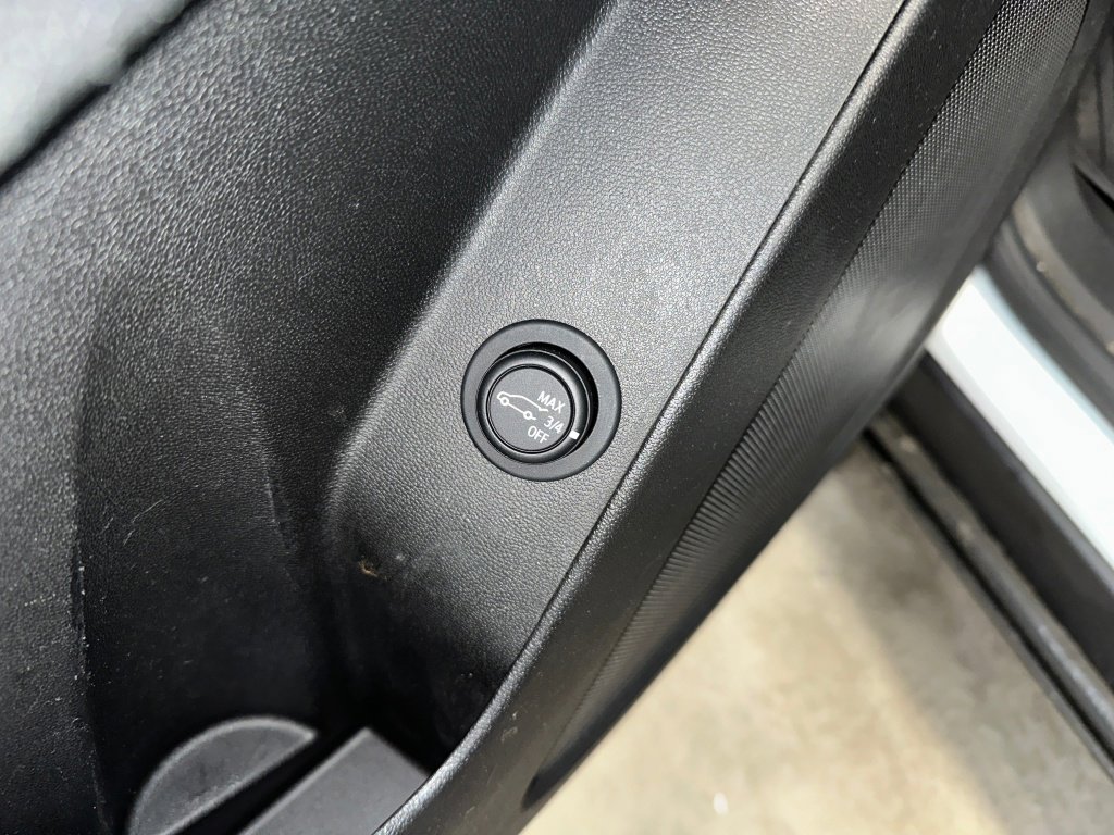 Certified 2022 Chevrolet Equinox RS w/ LPO, Floor Liner Package image 9