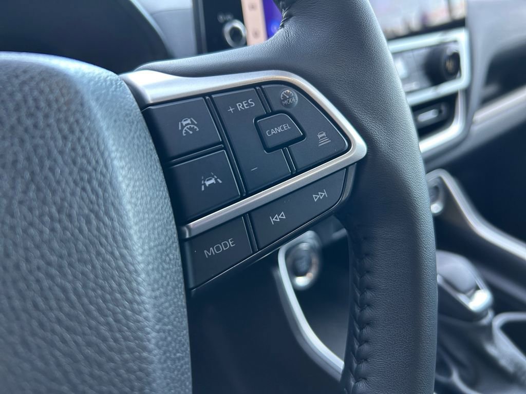 Used 2025 Toyota Grand Highlander AWD image 19