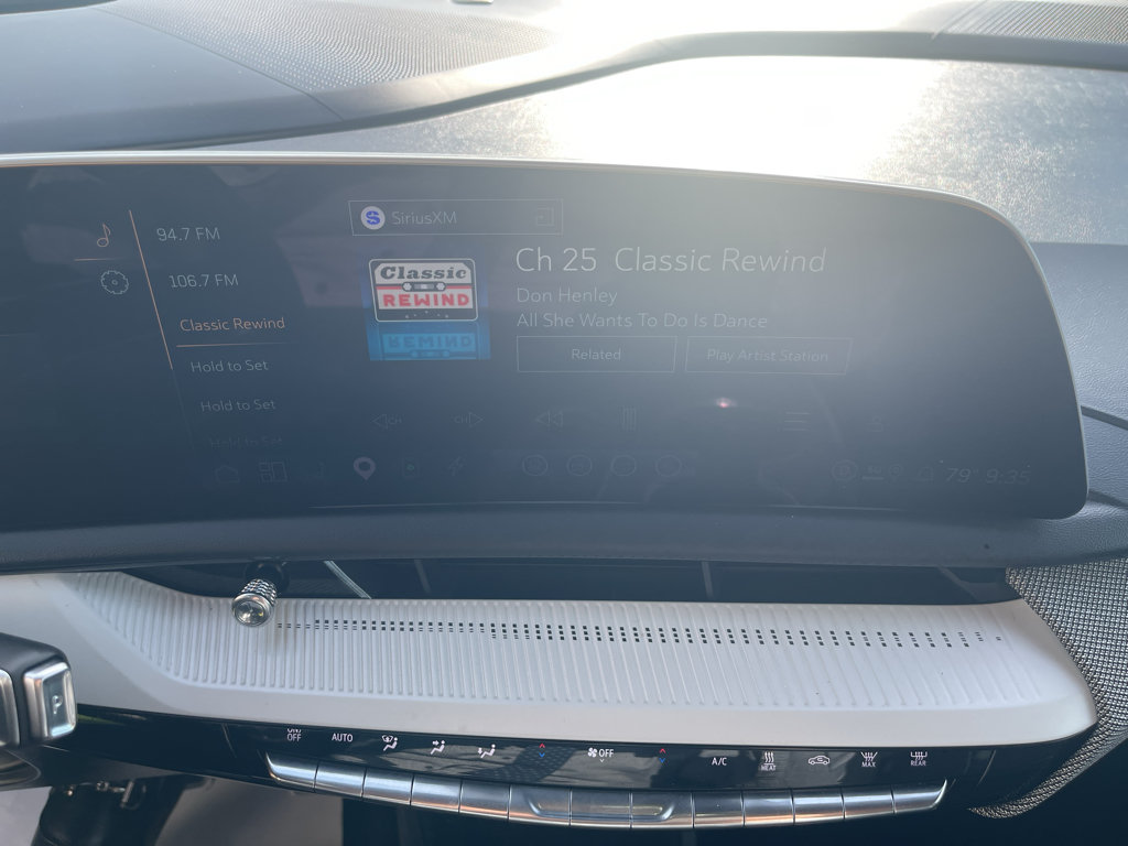 Used 2025 Cadillac Optiq Luxury 2 AWD/4WD image 24