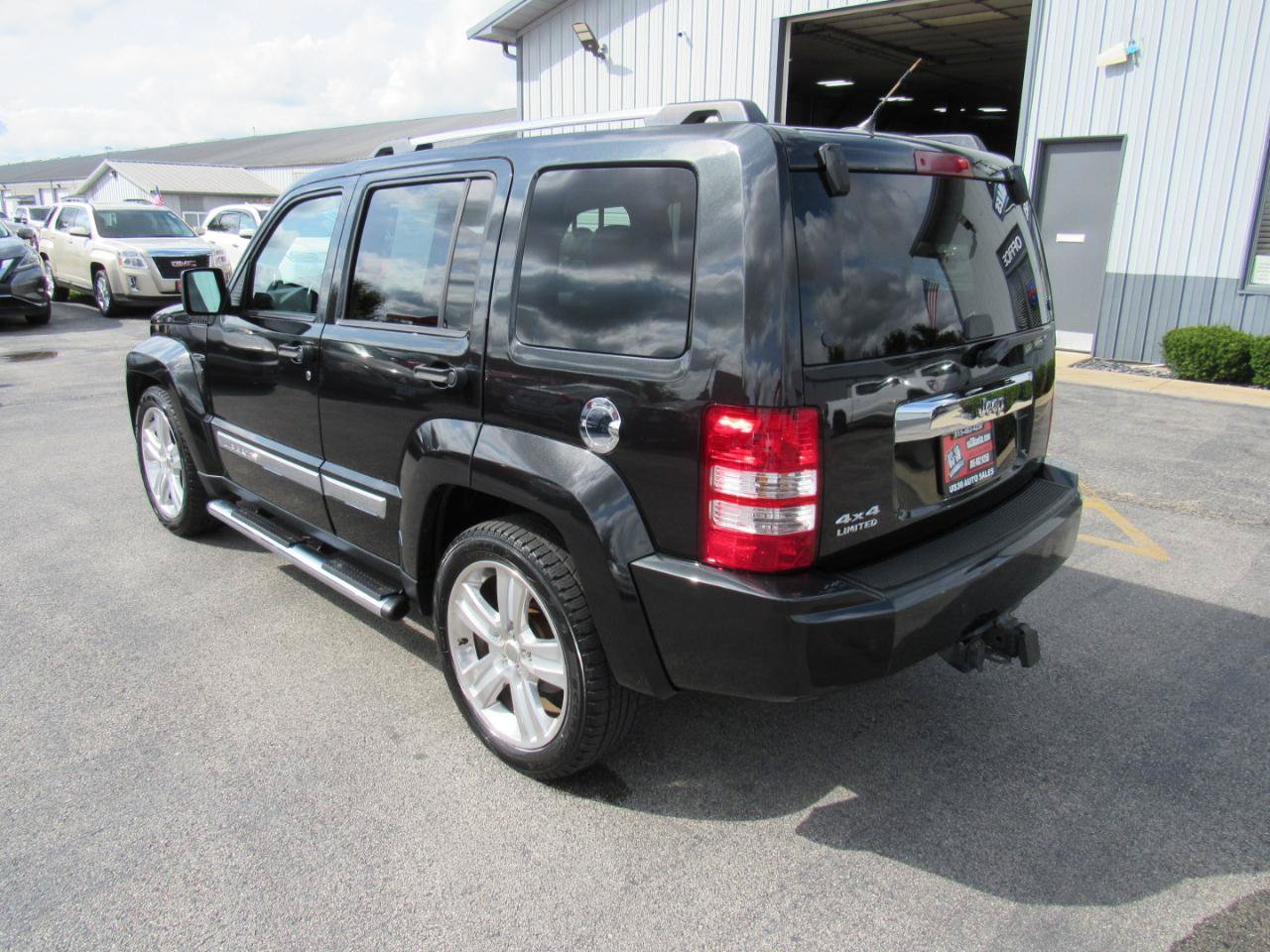 Used 2012 Jeep Liberty Limited Jet w/ Chrome Accents Group AWD/4WD image 4