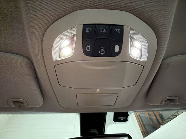 Used 2018 Chrysler Pacifica Touring-L image 21