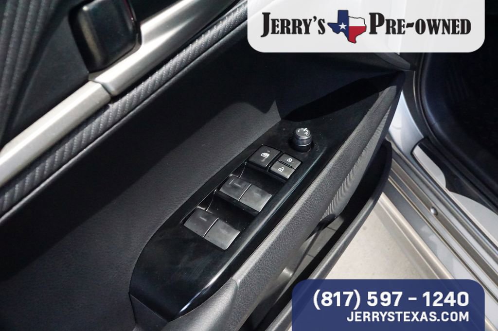 Used 2025 Toyota Camry SE w/ Multimedia Upgrade Package FWD image 18