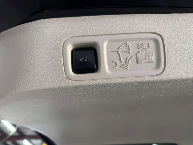 Used 2020 Lincoln Navigator L Black Label w/ Cargo Convenience Package image 55