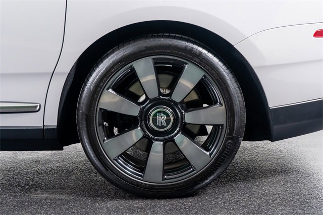 Used 2023 Rolls-Royce Cullinan image 18
