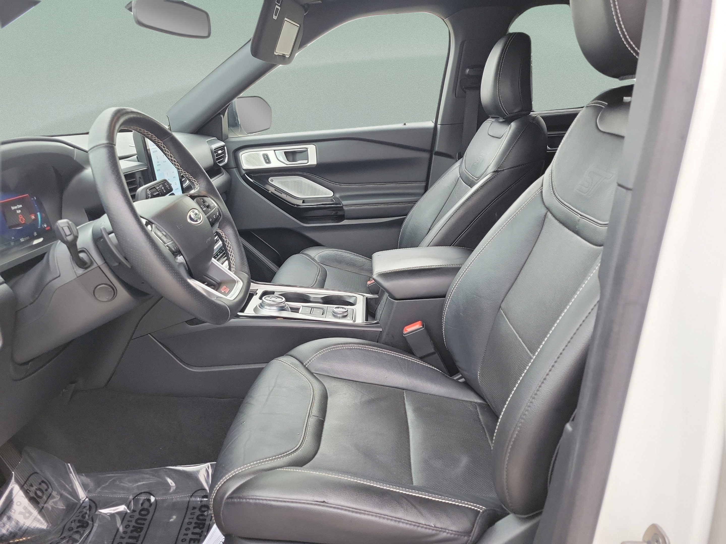 Used 2022 Ford Explorer ST w/ Equipment Group 401A AWD/4WD image 16