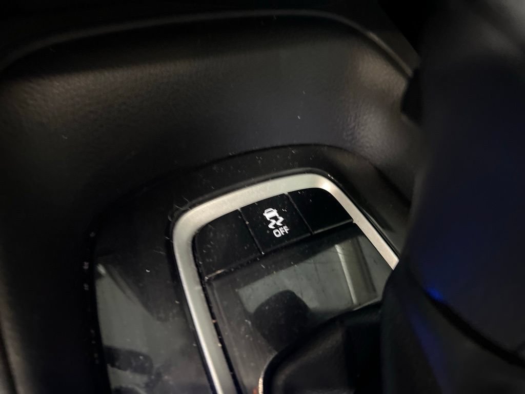 Used 2025 Toyota Corolla LE w/ Convenience Package FWD image 28