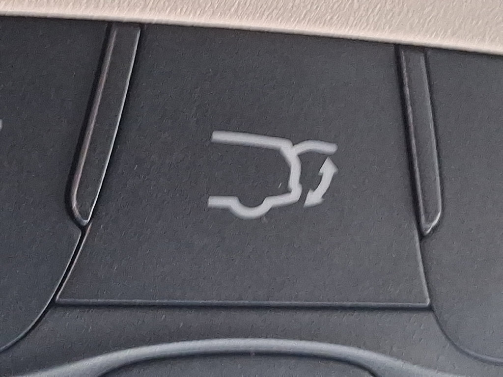 Used 2023 Chrysler Pacifica Touring-L FWD image 25