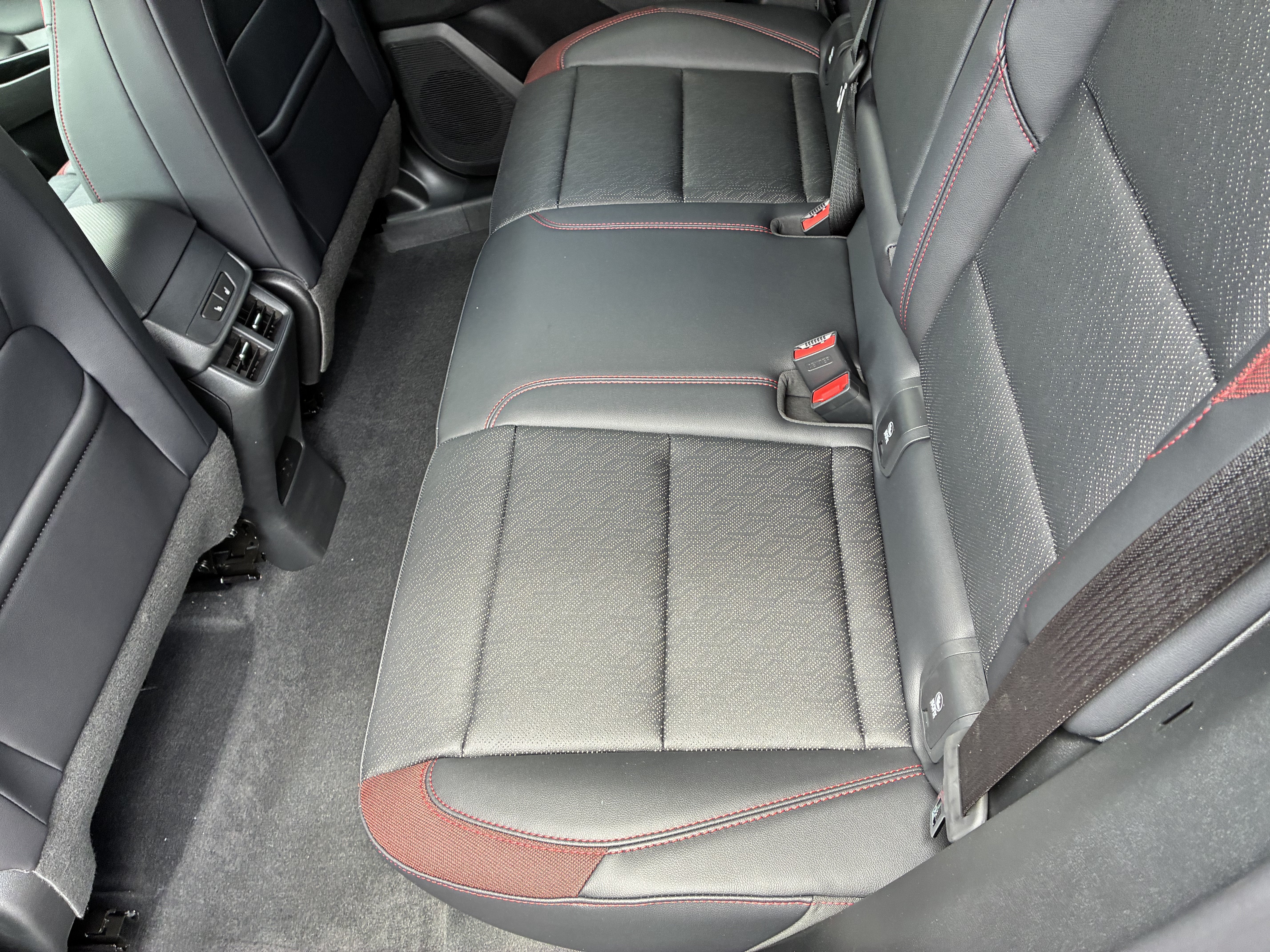 New 2027 Chevrolet Equinox RS w/ Convenience Package III FWD image 15