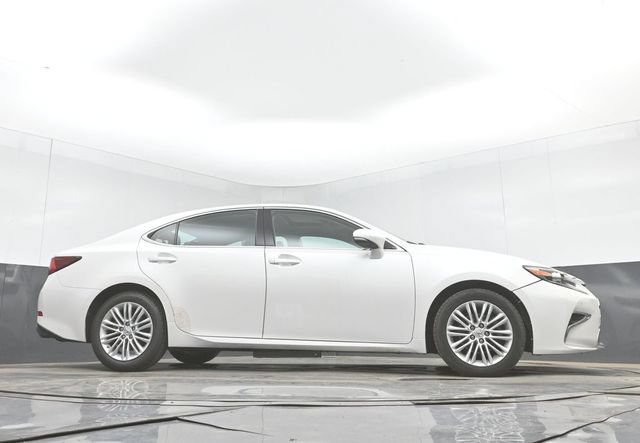Used 2016 Lexus ES 350 w/ Premium Package w/Wood Trim FWD image 47