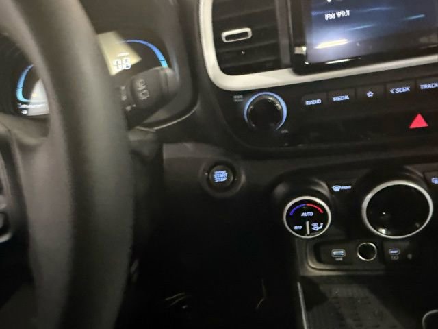 New 2025 Hyundai Venue Limited FWD image 19