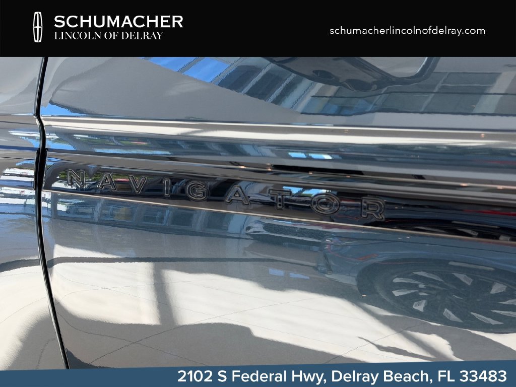 New 2026 Lincoln Navigator Reserve w/ Jet Appearance Package AWD/4WD image 14