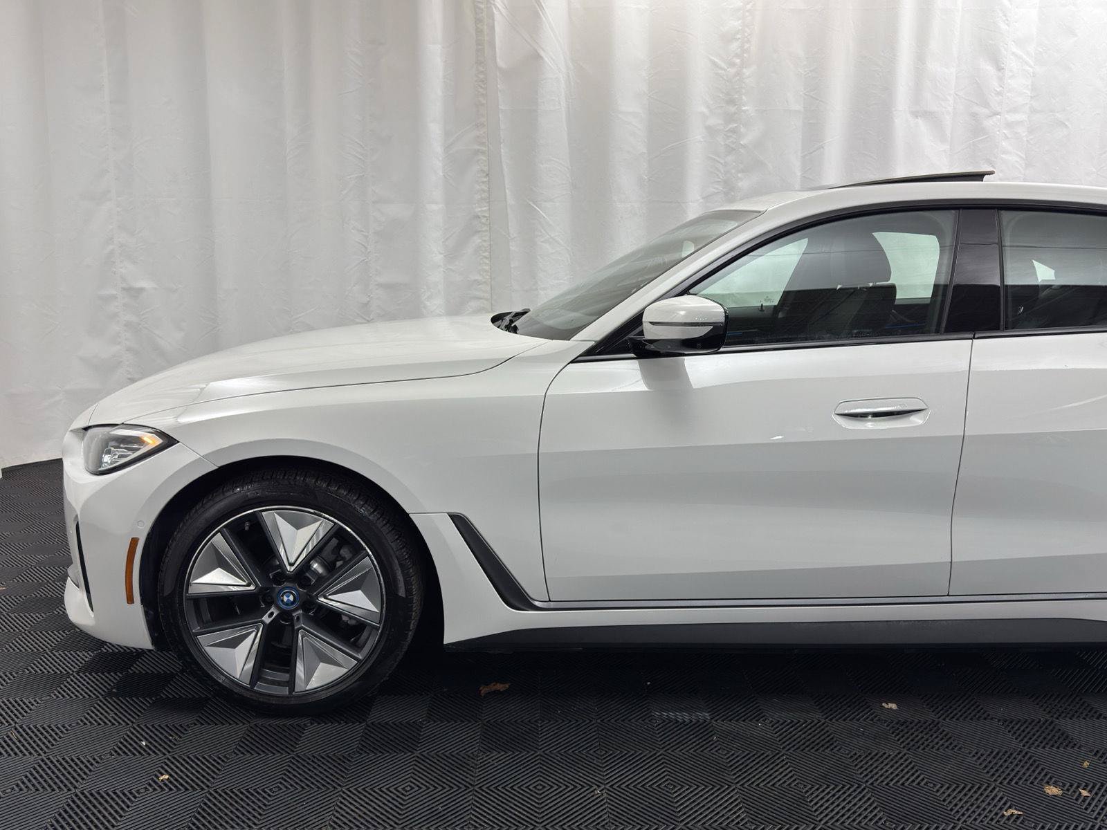 Used 2023 BMW i4 eDrive35 w/ Premium Package RWD image 2