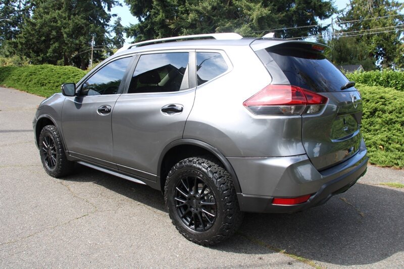 Used 2018 Nissan Rogue SV AWD/4WD image 4