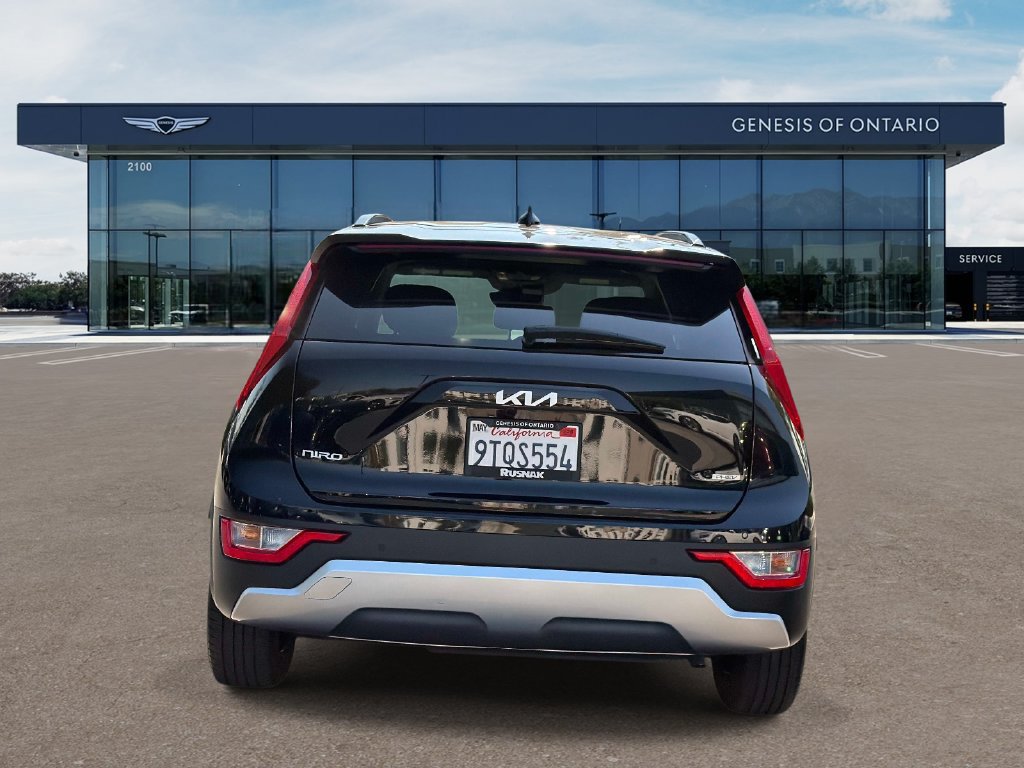 Used 2025 Kia Niro EX FWD image 6