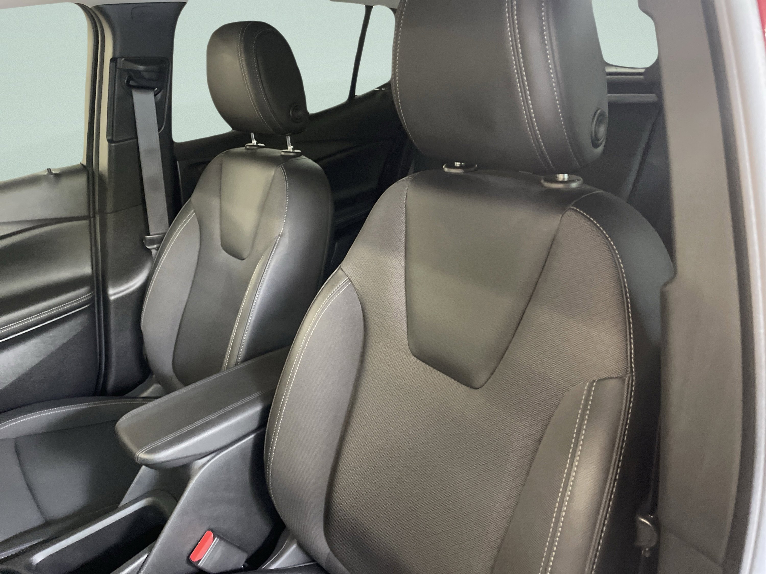 Used 2023 Buick Encore GX Preferred w/ Cold Weather Comfort Package image 14