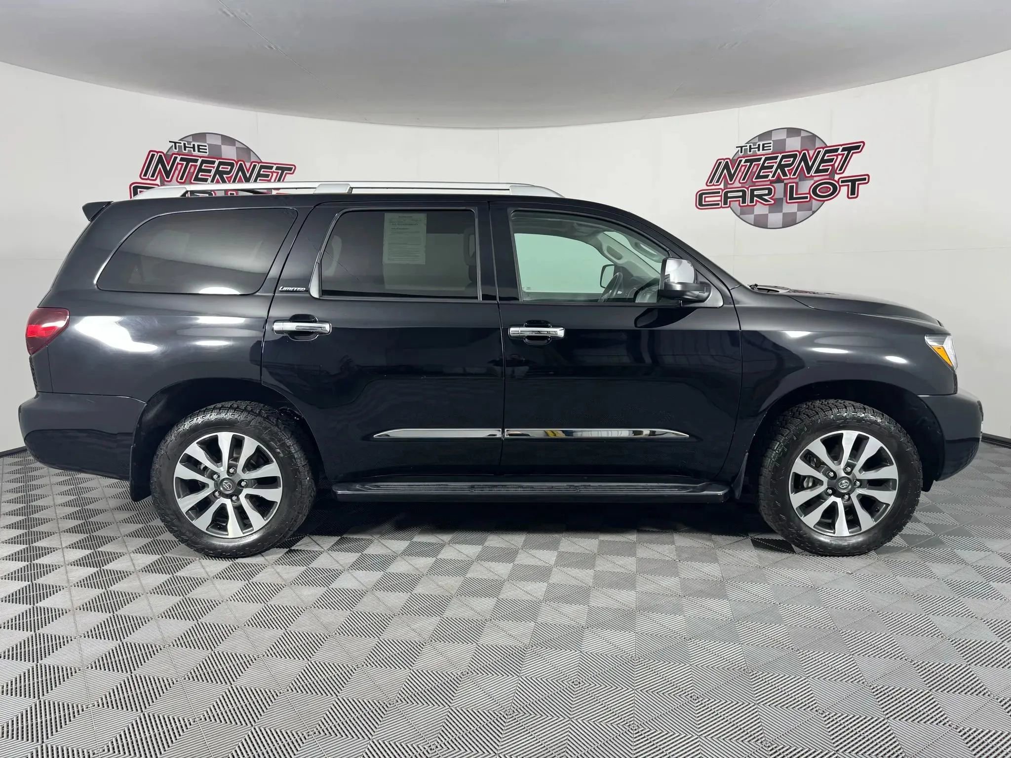 Used 2019 Toyota Sequoia Limited image 8